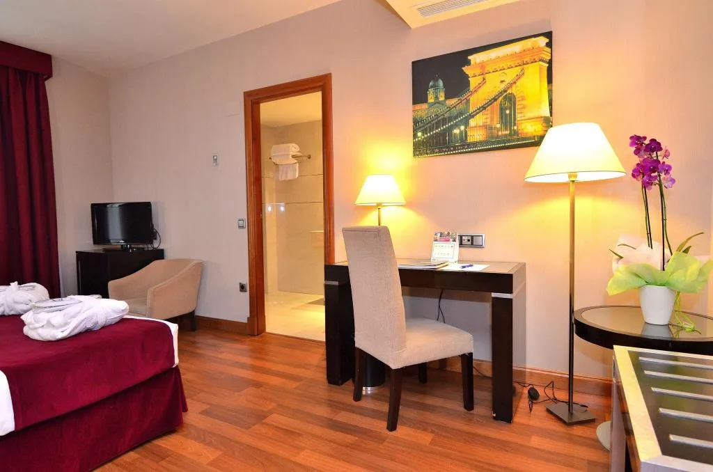 DOUBLE TWO BEDS Room, Clement Barajas, Madrid