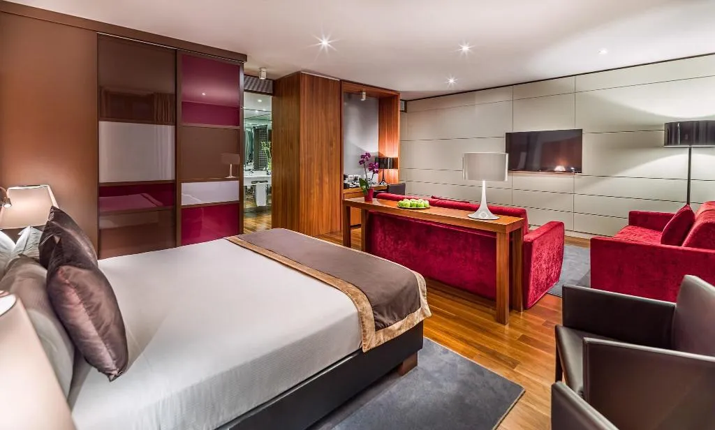 SUITE KING SIZE BED Room, H10 Roma Citta, Rome