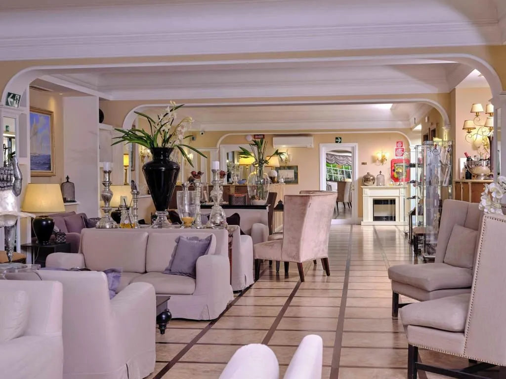 Lobby, Martini, Olbia
