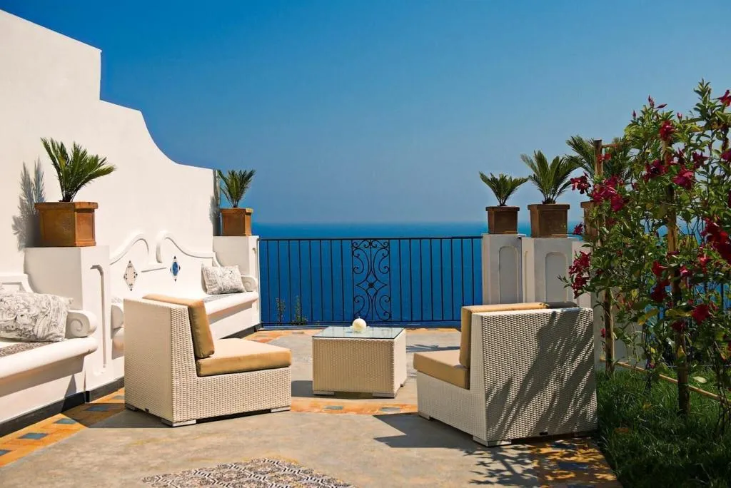 DOUBLE SUPERIOR SEA VIEW Room, Boutique Hotel Villa Gianlica, Naples