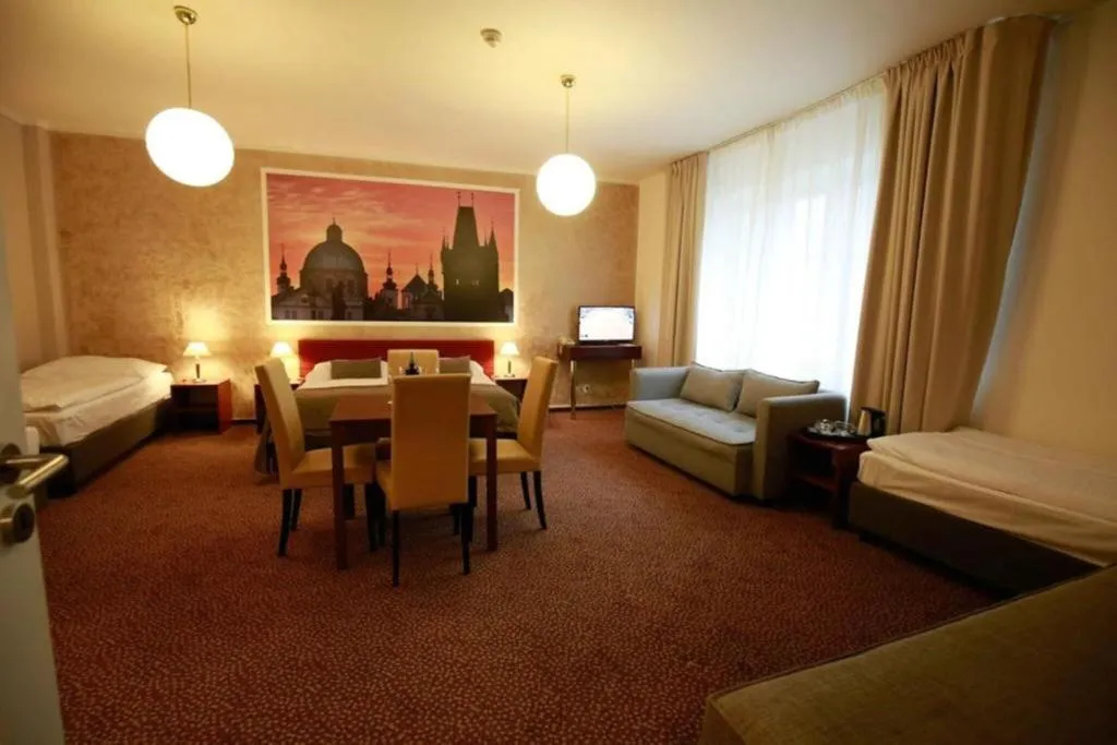 FAMILY ROOM STANDARD Room, Metropolitan Old Town - Czech Leading Hotels, Prague