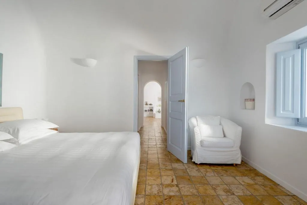 SUITE SEA VIEW KING BED Room, Aria Suites, Santorini