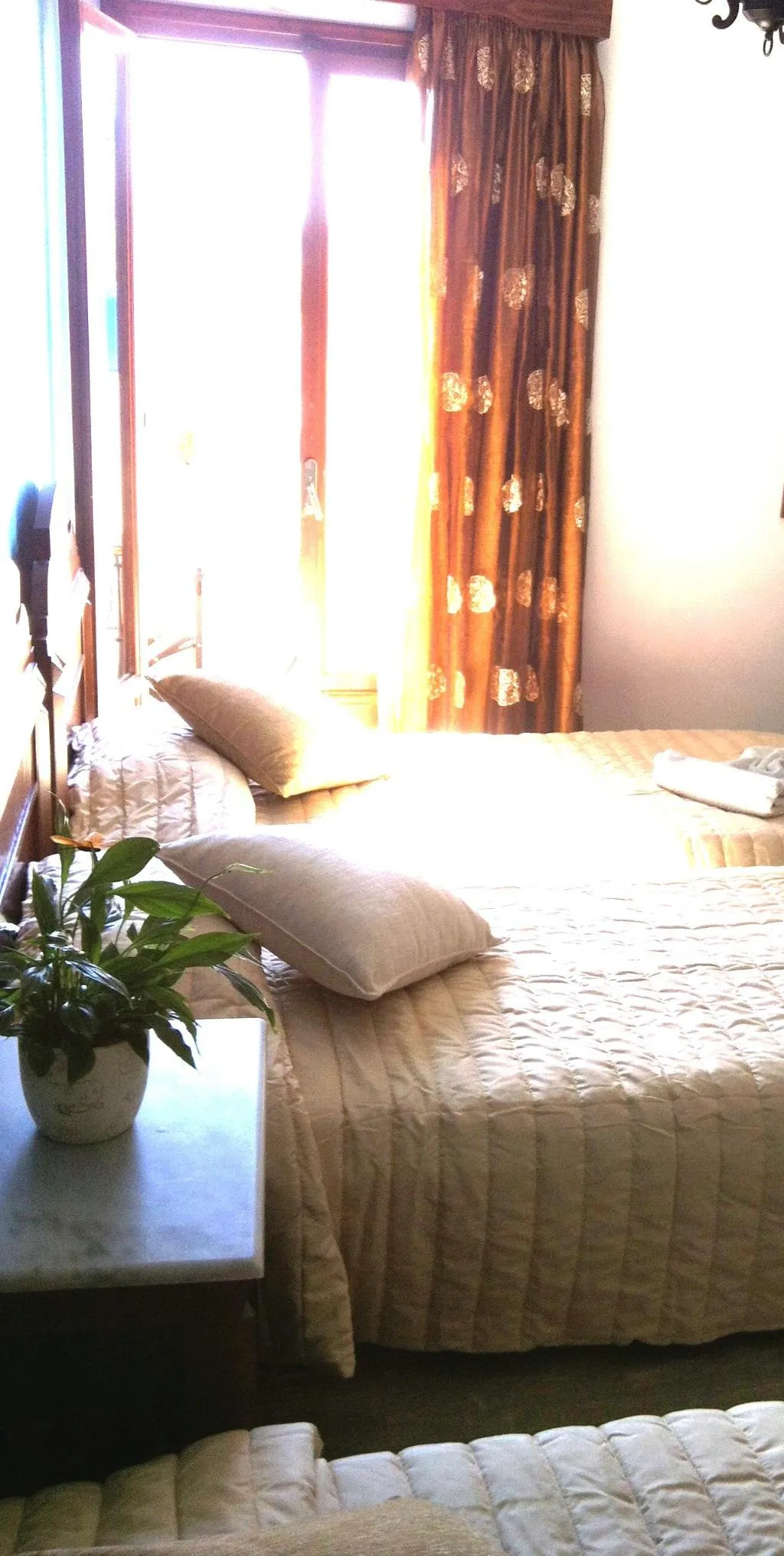 TRIPLE STANDARD Room, Emmanuela Studios, Santorini
