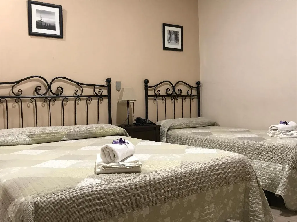 TRIPLE STANDARD Room, El Pilar, Madrid