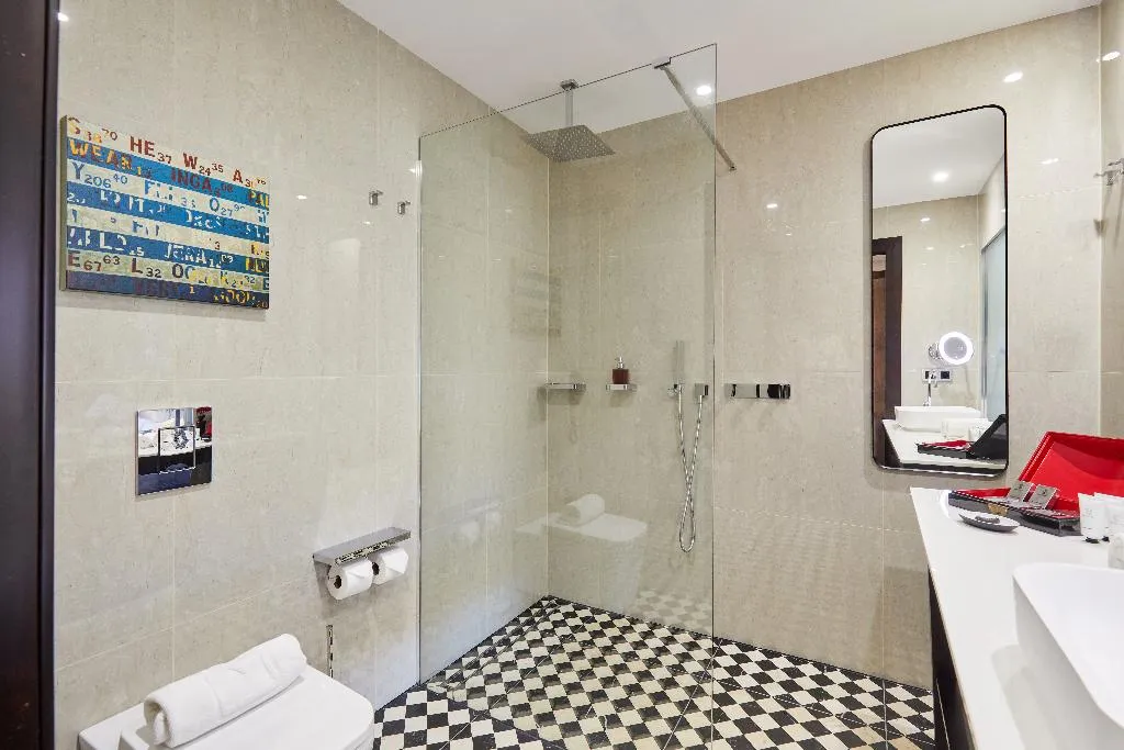 DOUBLE SUPERIOR Room, Hotel Cortes Rambla, Barcelona