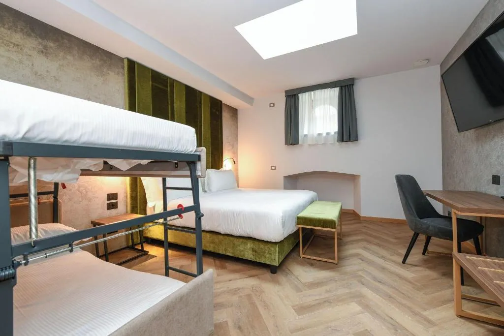 QUADRUPLE SUPERIOR Room, Palazzo Santo Spirito, Milan