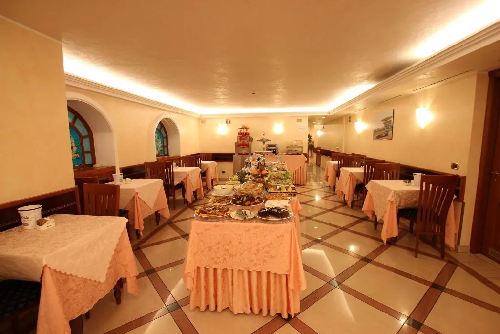 Restaurant, Montebianco - Mokinba Hotels, Milan