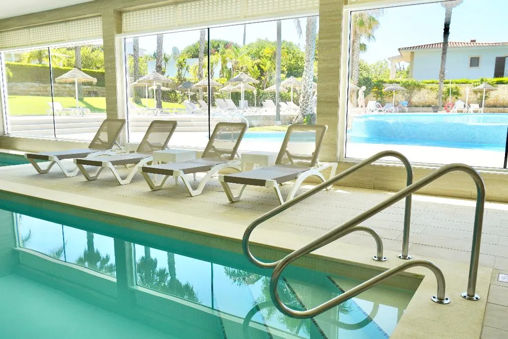 Pool, Clube Porto Mós, Algarve