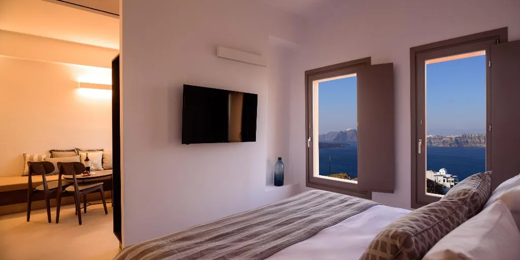 JUNIOR SUITE WITH JACUZZI Room, Kalestesia Suites, Santorini