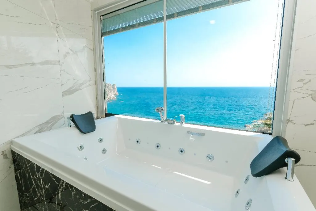 SUITE WITH JACUZZI WITH VIEWS Room, Bilem Hotel Beach & Spa, Antalya