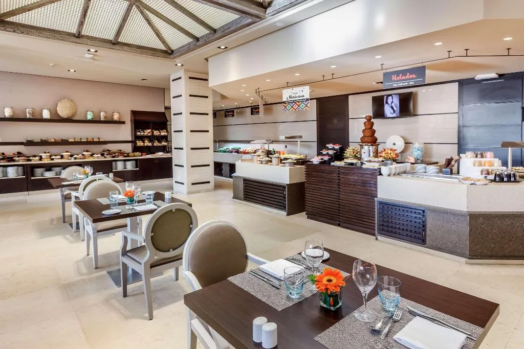 Restaurant, Royal Hideaway Sancti Petri, Costa De La Luz