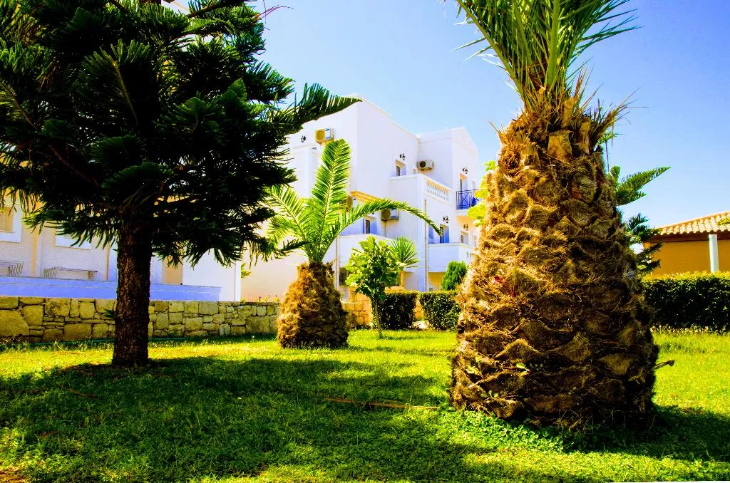 Terrace, Yiannis Manos, Crete