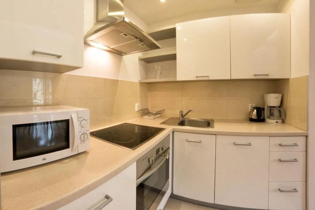 APARTMENT CAPACITY 5 ONE BEDROOM Room, Yourplace Biskupia Apartments, Krakow