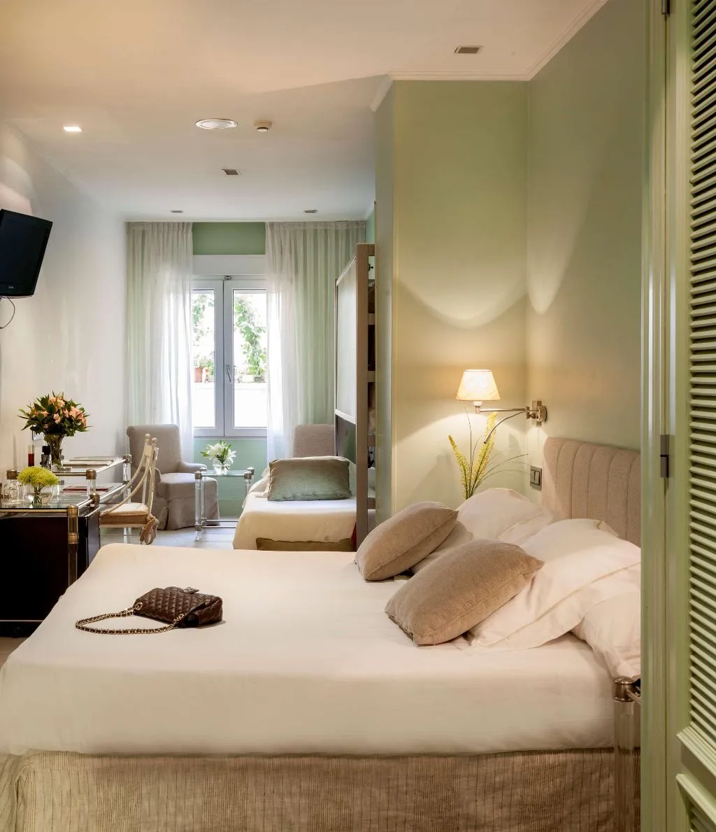TRIPLE STANDARD Room, Inhala Hotel Garden, Madrid