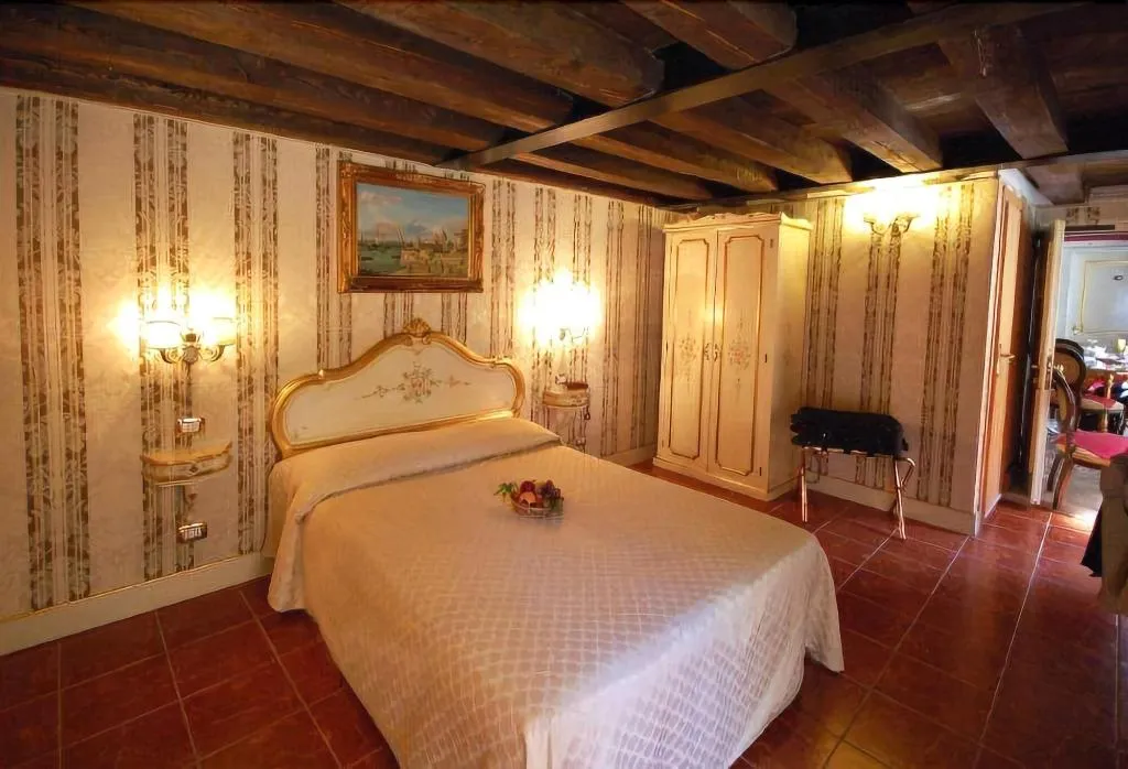 Room, Residenza San Maurizio, Venice