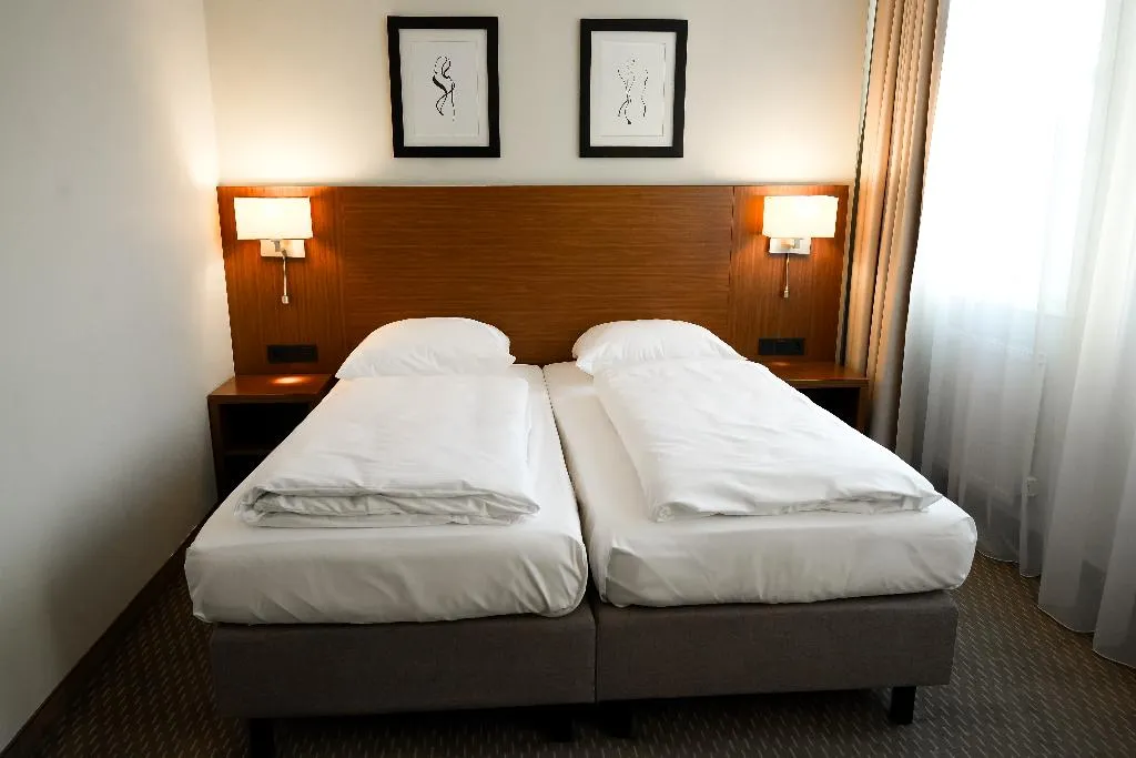 Double or Twin STANDARD Room, Sylter Hof Berlin, Berlin