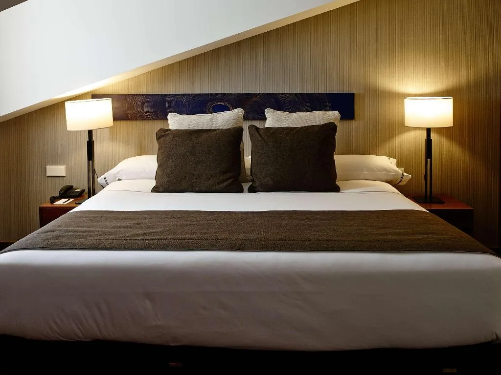Room, Carris Porto Ribeira, Porto