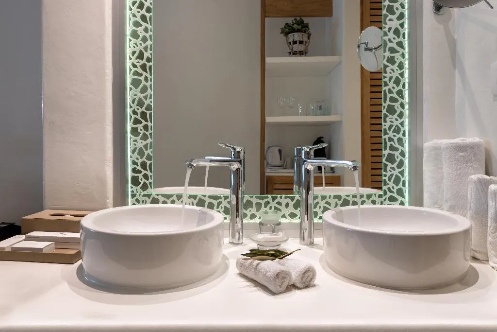 JUNIOR SUITE WITH JACUZZI Room, Nissaki Boutique Hotel, Mykonos