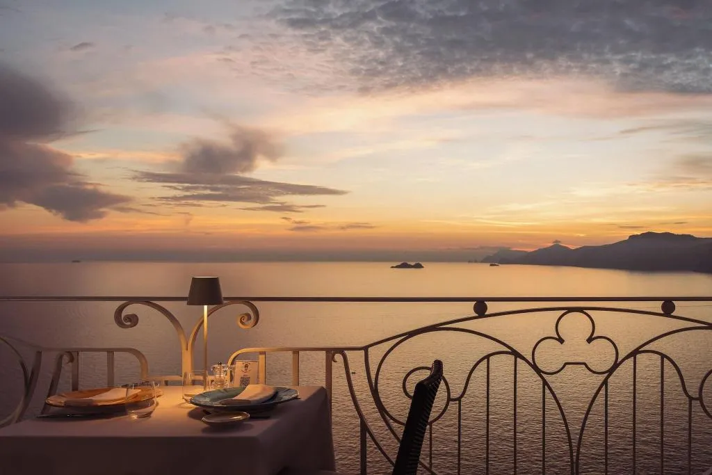 Restaurant, Tramonto D'oro, Naples