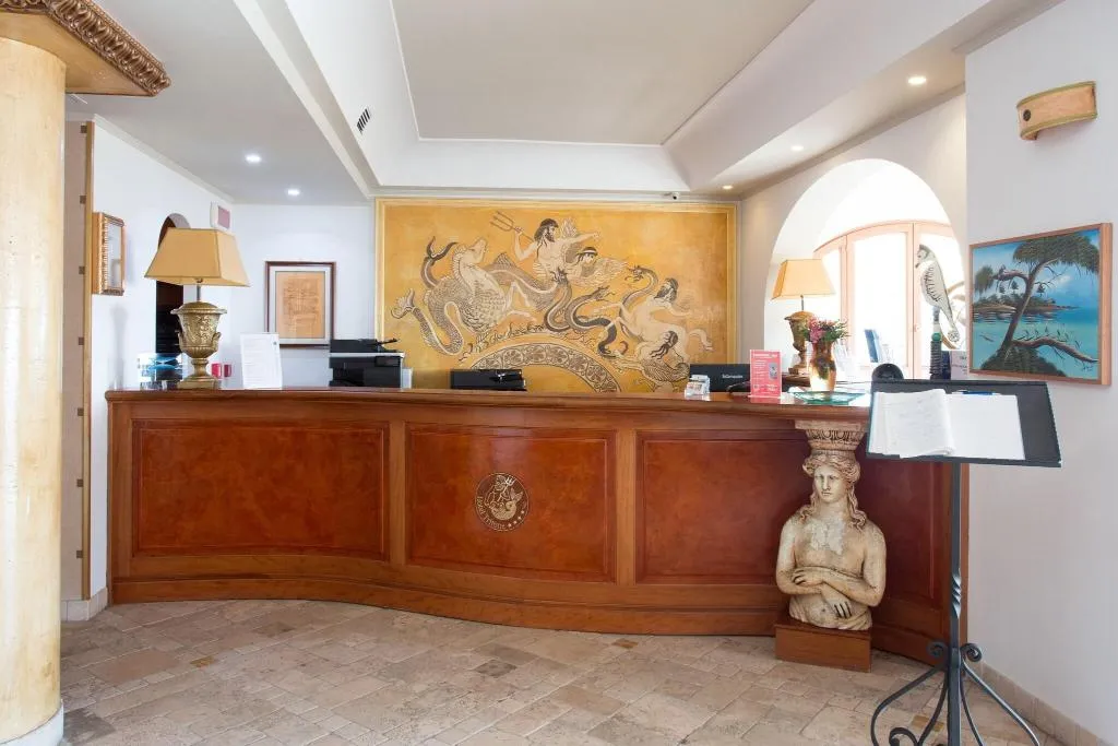 Lobby, Tritone, Catania
