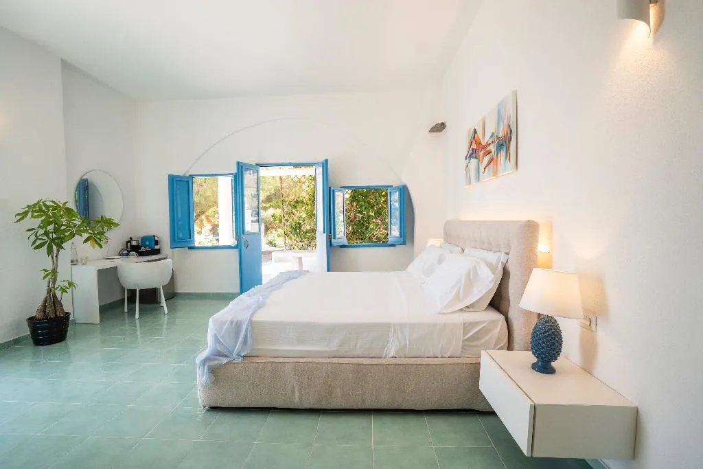 DOUBLE DELUXE OCEAN VIEW Room, Borgo Del Cannitello Romantic Boutique Resort, Palermo