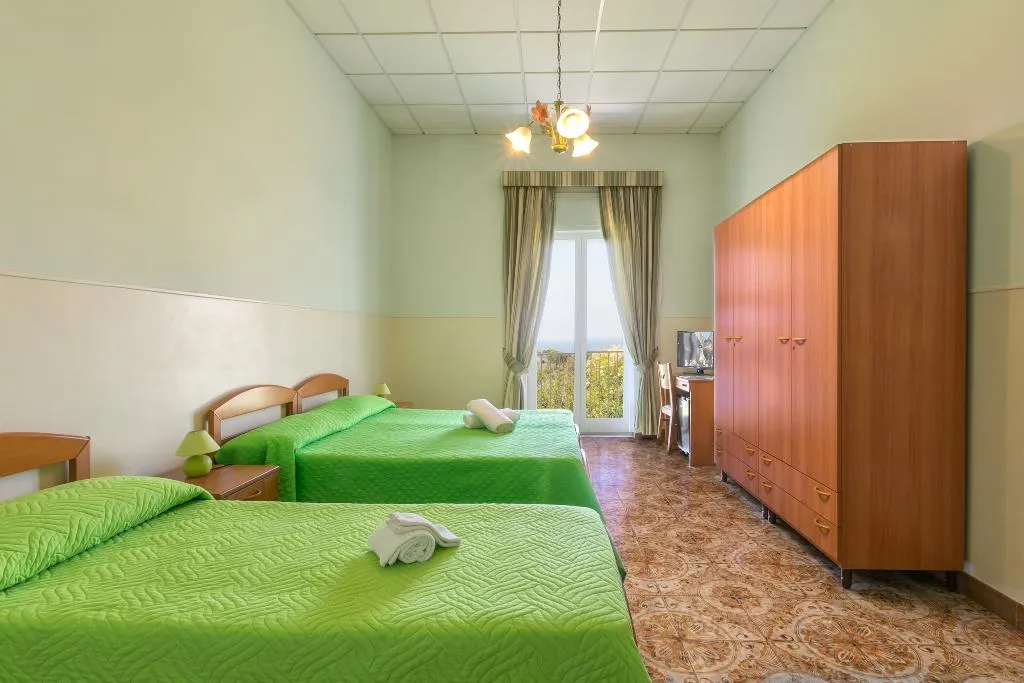 TRIPLE SEA VIEW WITH BALCONY Room, Sisters' Hostel, Naples