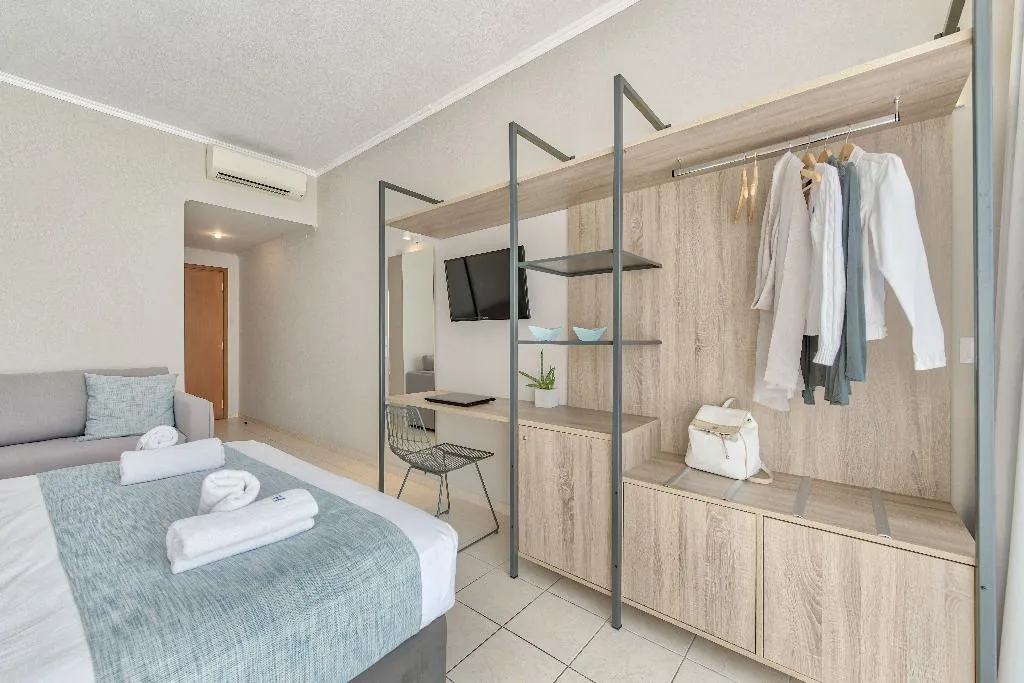 Room, Contessa, Zante