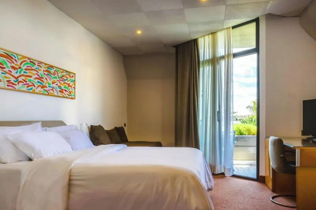 DOUBLE DELUXE WITH VIEWS Room, Four Points by Sheraton Catania Hotel & Conference, Catania