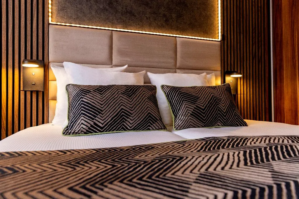 TRIPLE STANDARD Room, Hotel Jupiter, Amsterdam
