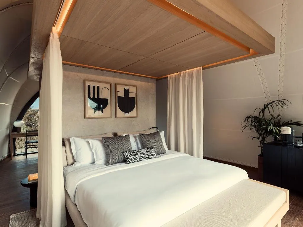 Room, 91 Athens Riviera, The Resort, Athens