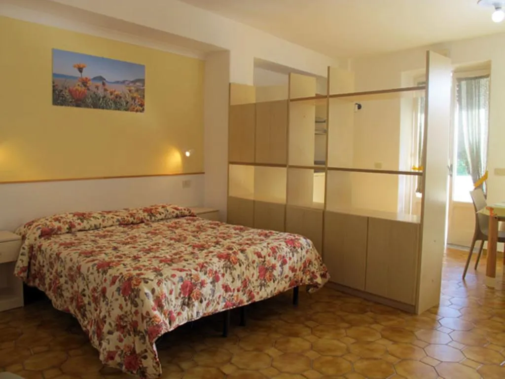 STUDIO STANDARD Room, Residence Villa Marinù, Naples
