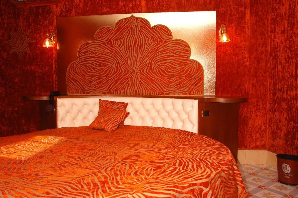 Room, Hotel Marcantonio, Naples