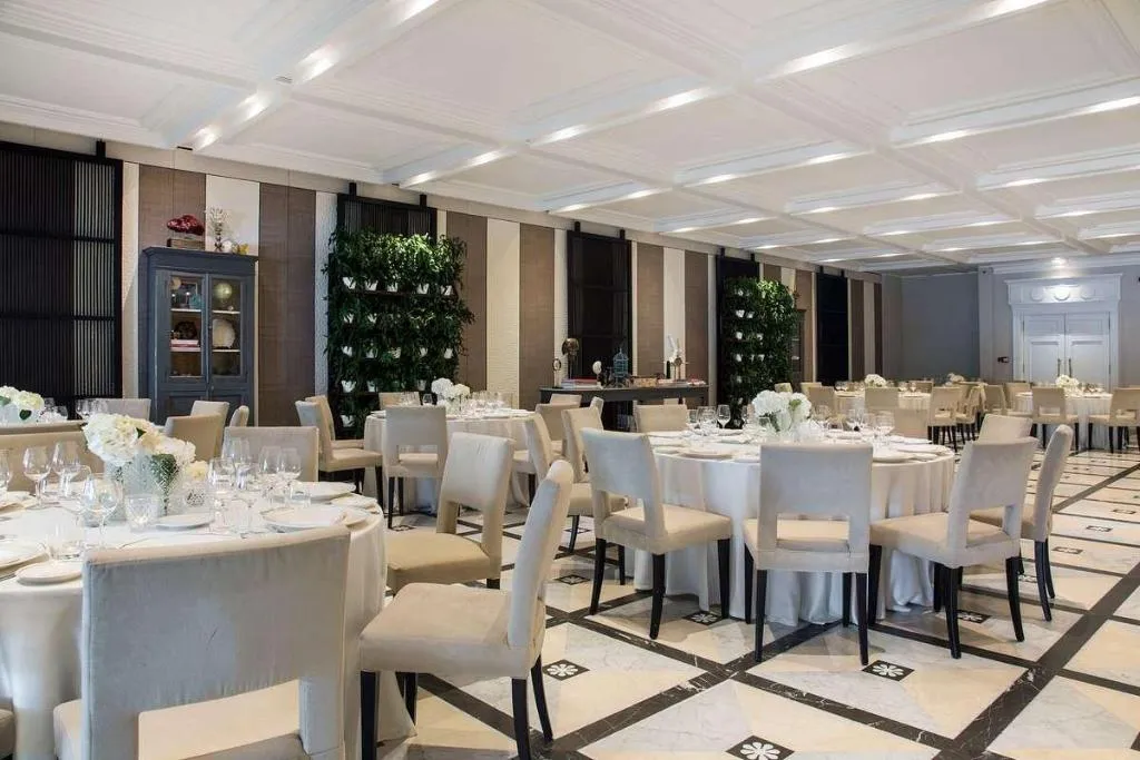 Conferences, Savoy Beach, Naples