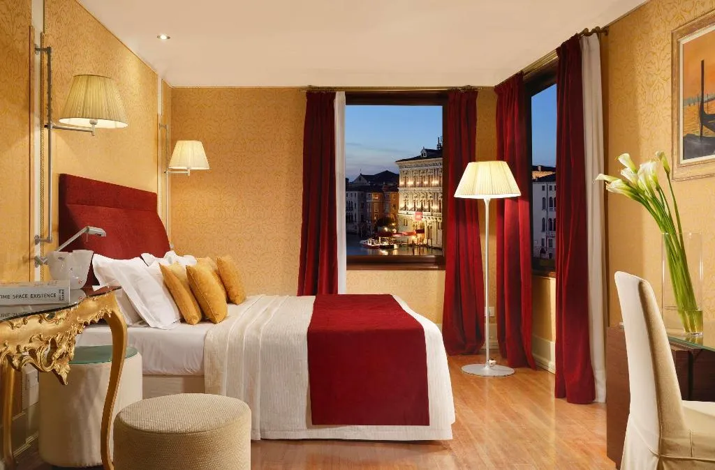 Room, Palazzo Giovanelli e Gran Canal, Venice
