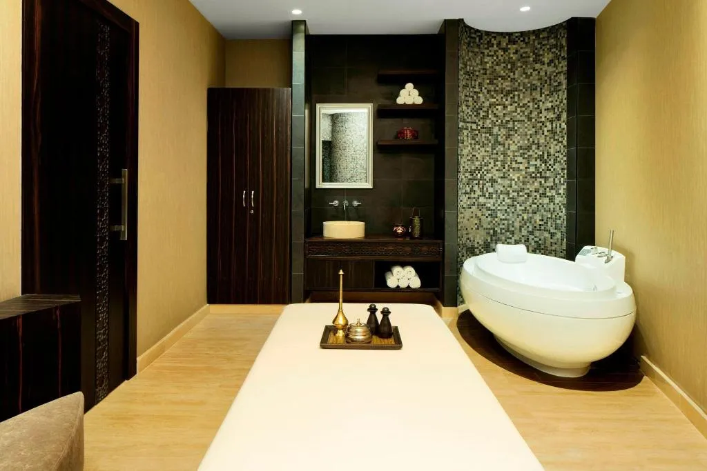 Sports and Entertainment, Sheraton Sharjah Beach Resort & Spa, Dubai