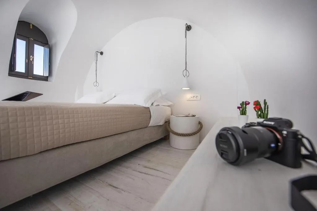 Room, Caldera Memories, Santorini