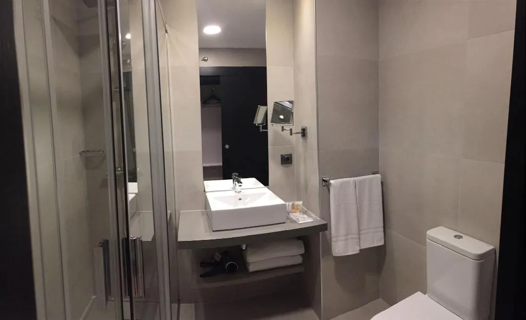 Room, Parque Real, Madrid