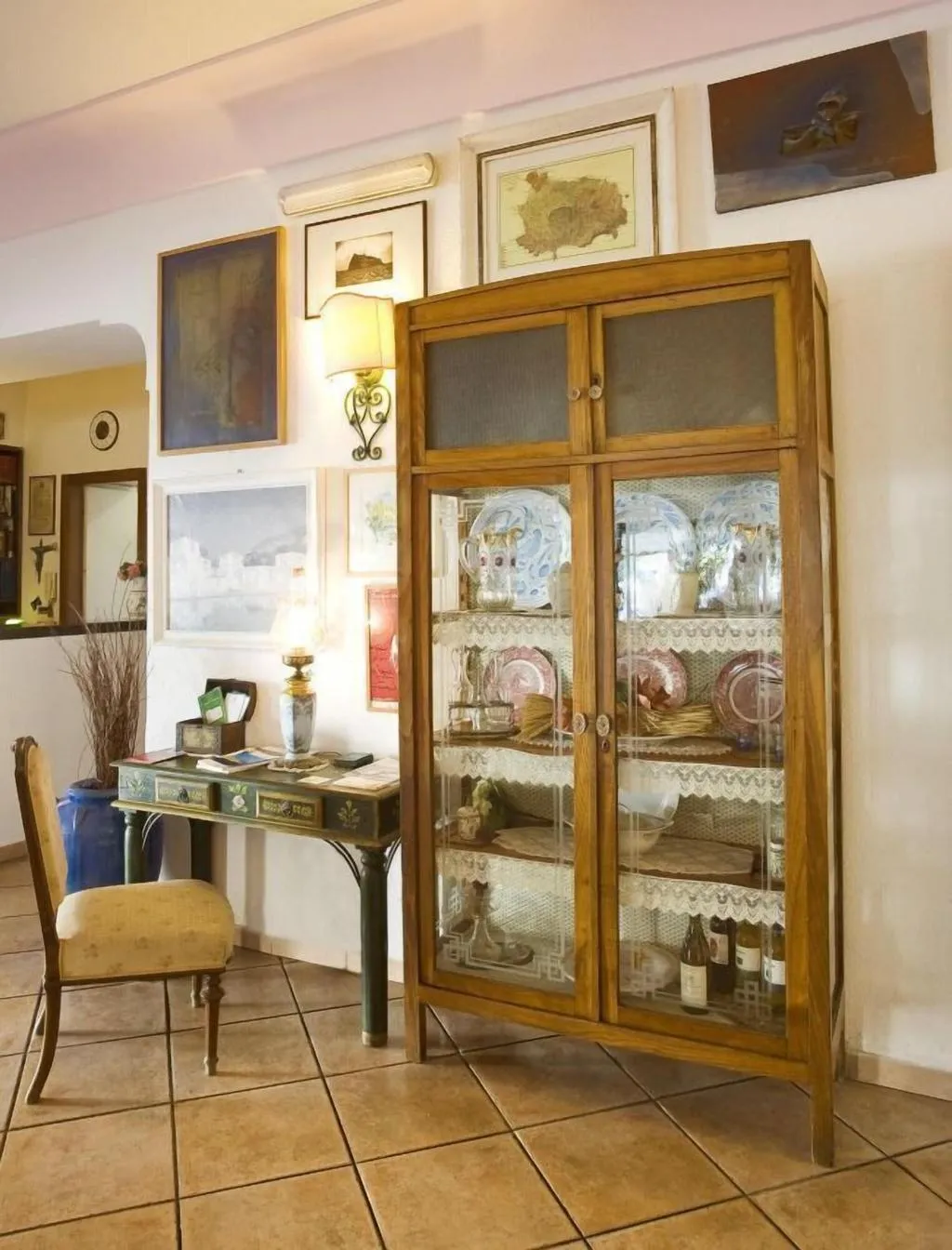 Lobby, Villa Maria, Naples