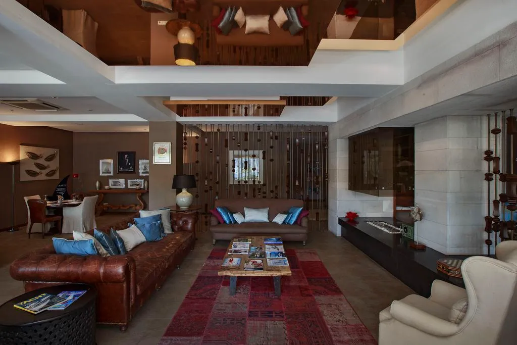 Lobby, Marti Hemithea, Dalaman