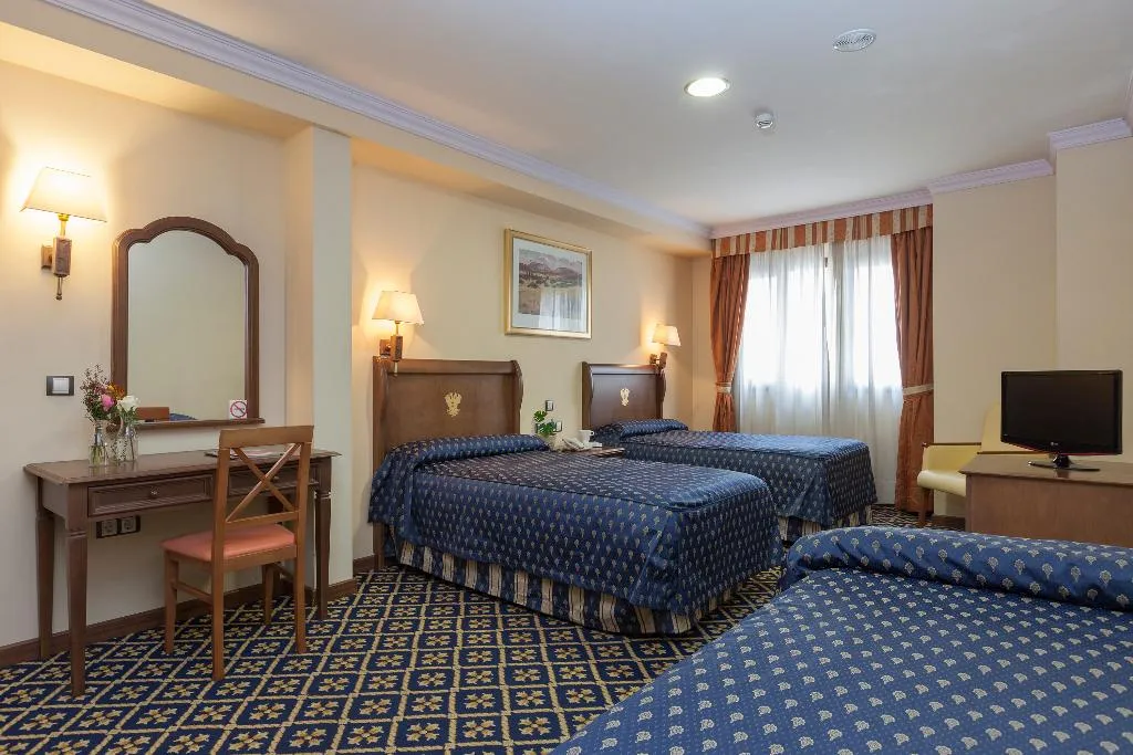 TRIPLE STANDARD Room, Dorma Juan De Austria, Madrid