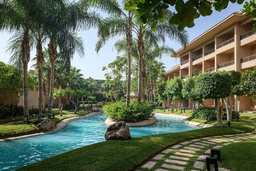 Pool, Dusit Thani LakeView Cairo, Cairo