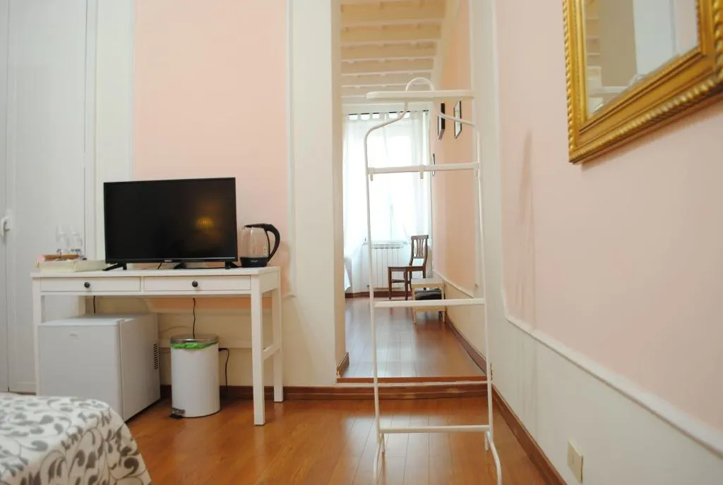 Room, Dreaming Navona Rooms, Rome