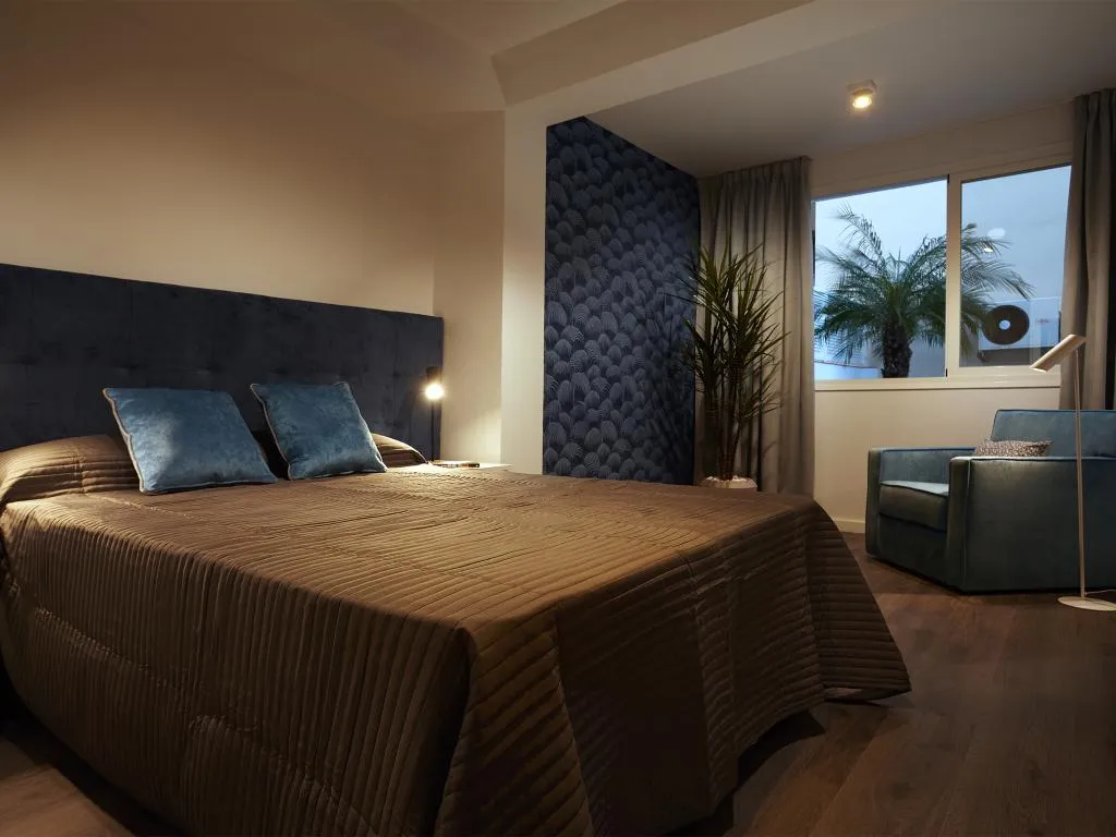 APARTMENT CAPACITY 7 Room, Livescape Soriano Suites, Costa Del Sol