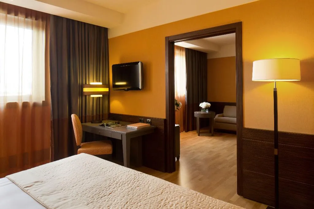 SUITE STANDARD Room, Starhotels Grand Milan, Milan