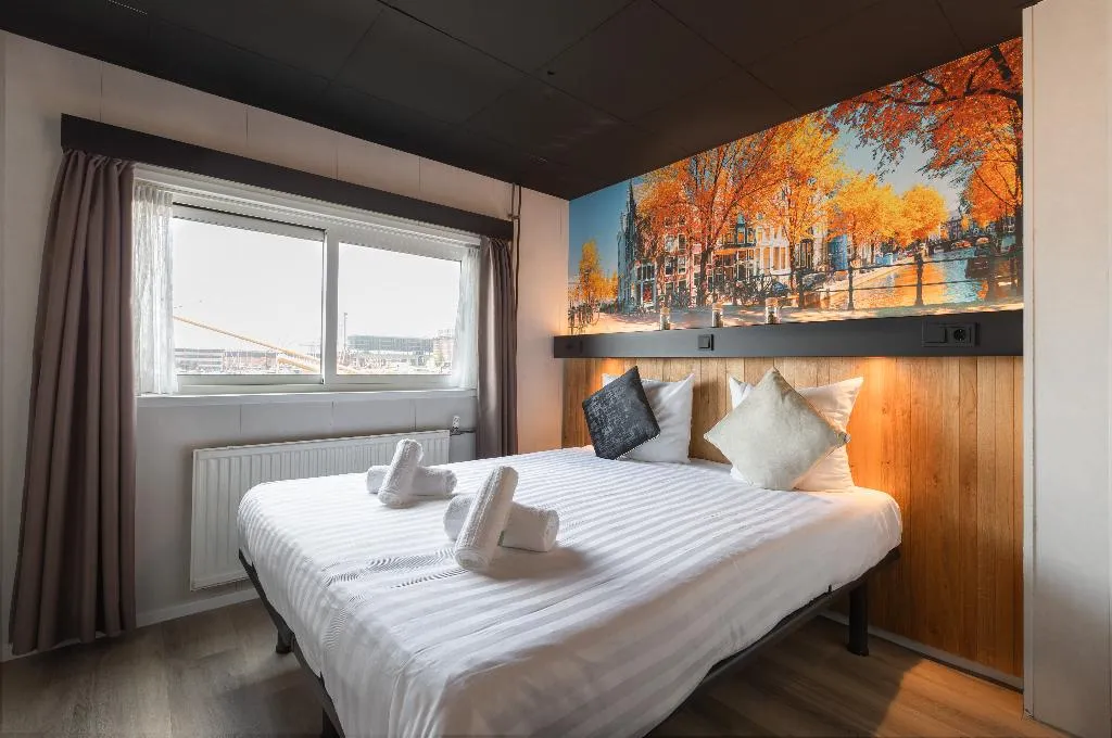 DOUBLE STANDARD Room, Botel, Amsterdam
