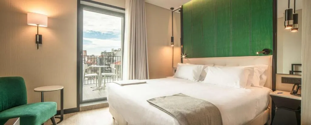 DOUBLE WITH TERRACE Room, NH Porto Jardim, Porto
