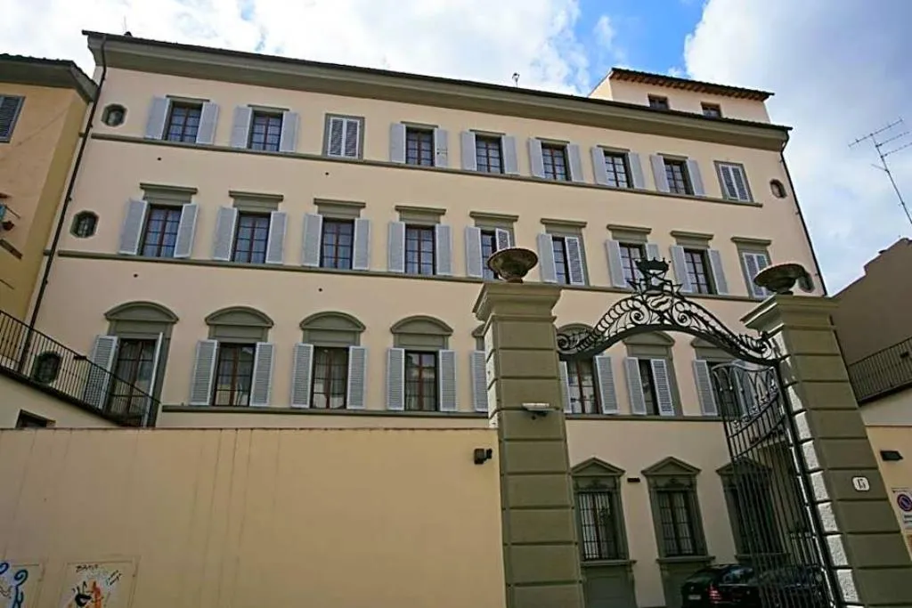 Lobby, Palazzo dei Ciompi, Florence