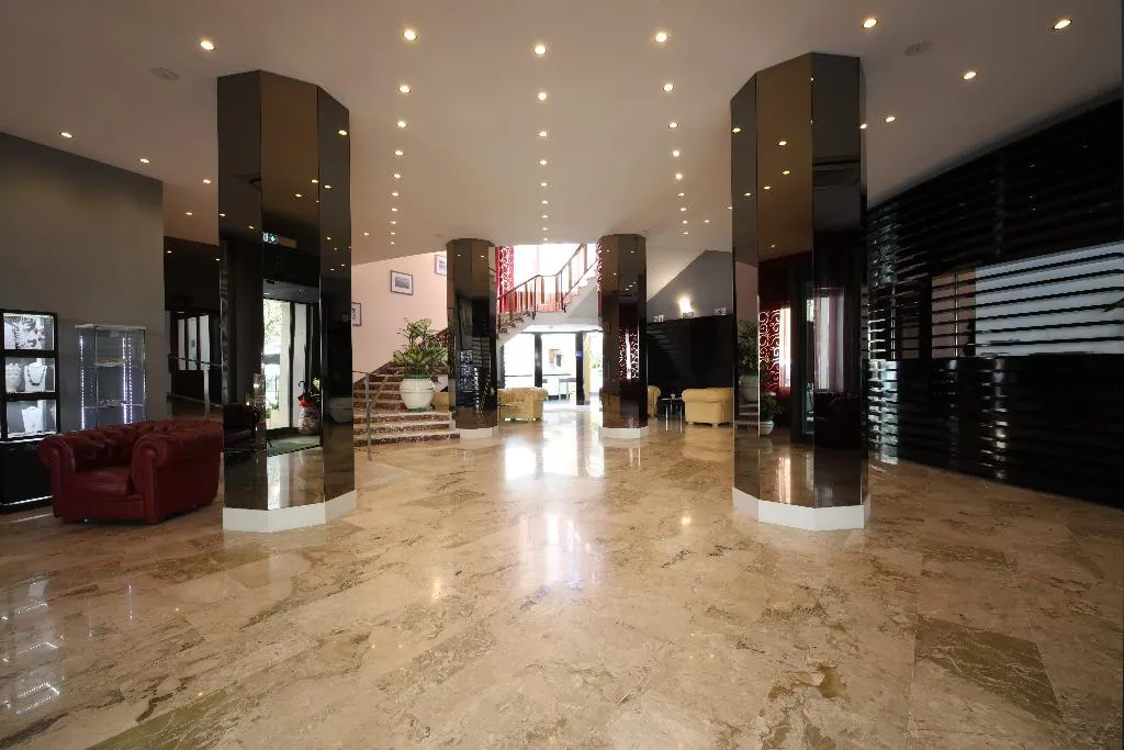 Lobby, Grande Albergo Maugeri, Catania