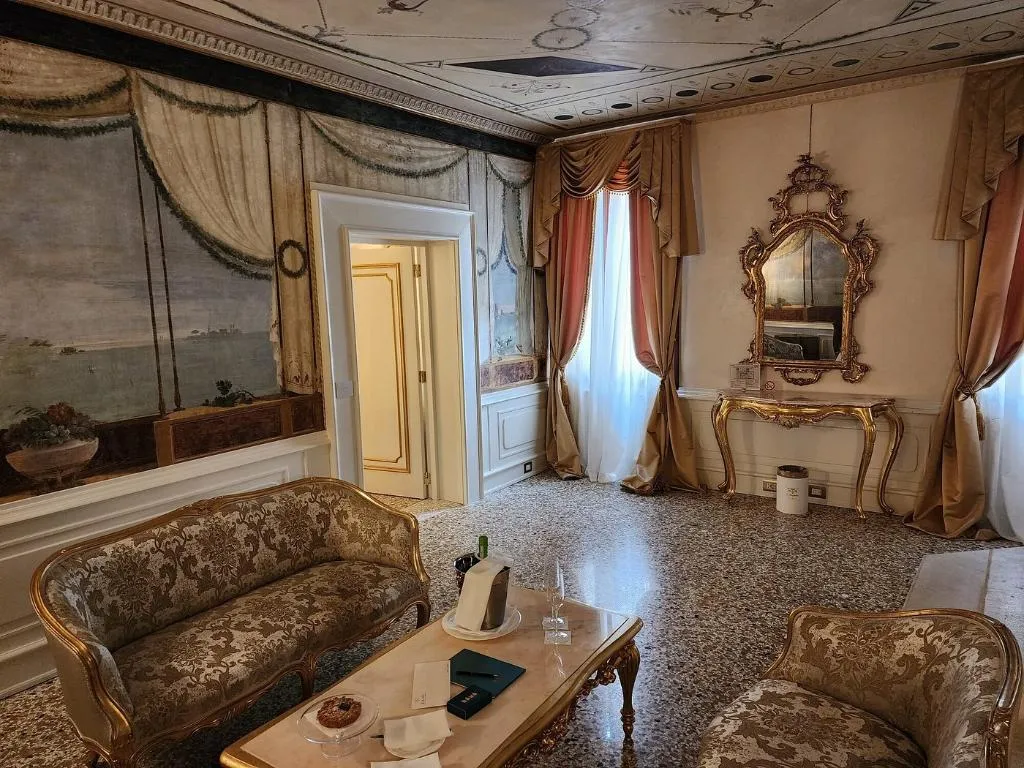 SUITE CAPACITY 3 Room, Cà Bonfadini Historic Experience, Venice