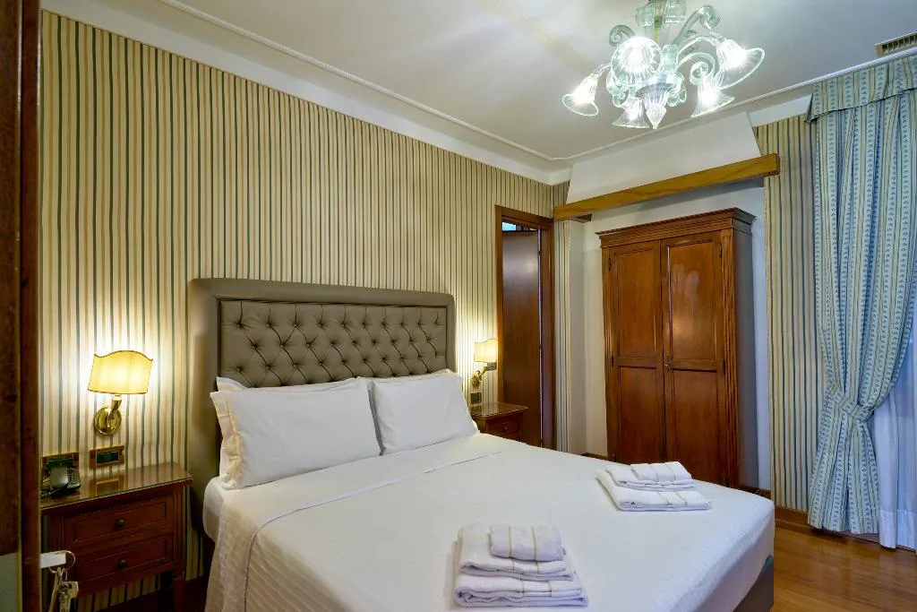 Double or Twin STANDARD Room, Ca' d'Oro, Venice